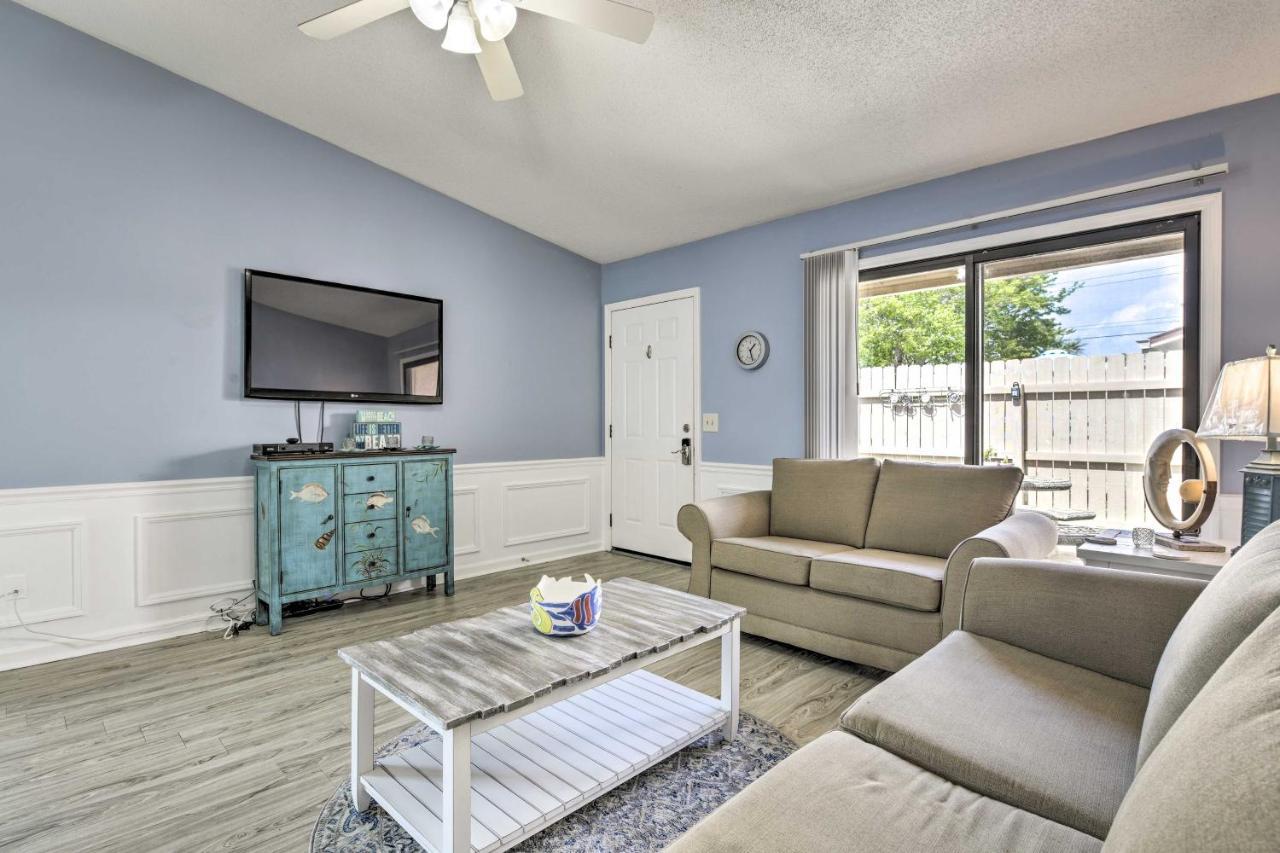 Panama With Patio And Pool Access! *