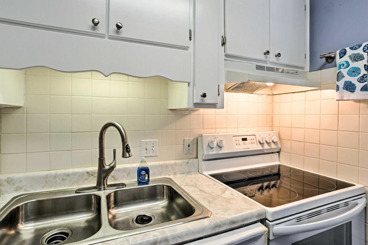 Panama With Patio And Pool Access! *