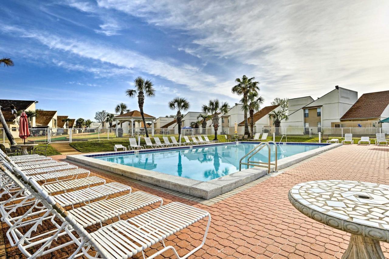 Panama With Patio And Pool Access!