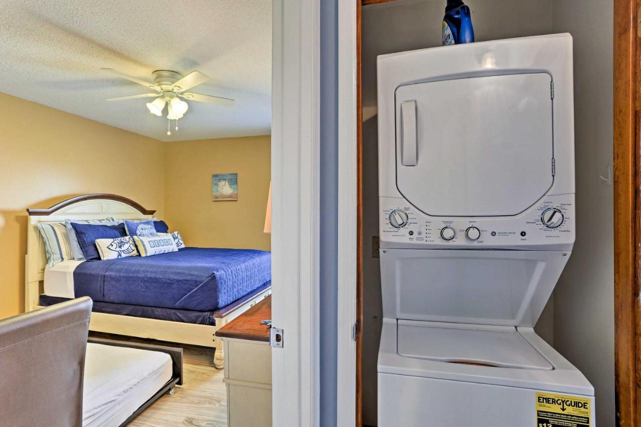 Panama With Patio And Pool Access! *